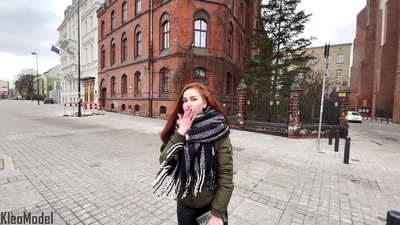 જાહેર પિકઅપ: સુંદર છોકરી આઇફોન માટે fucked નહીં અને તેના pussy માં કમ મળે છે. ક્લિઓમોડેલ